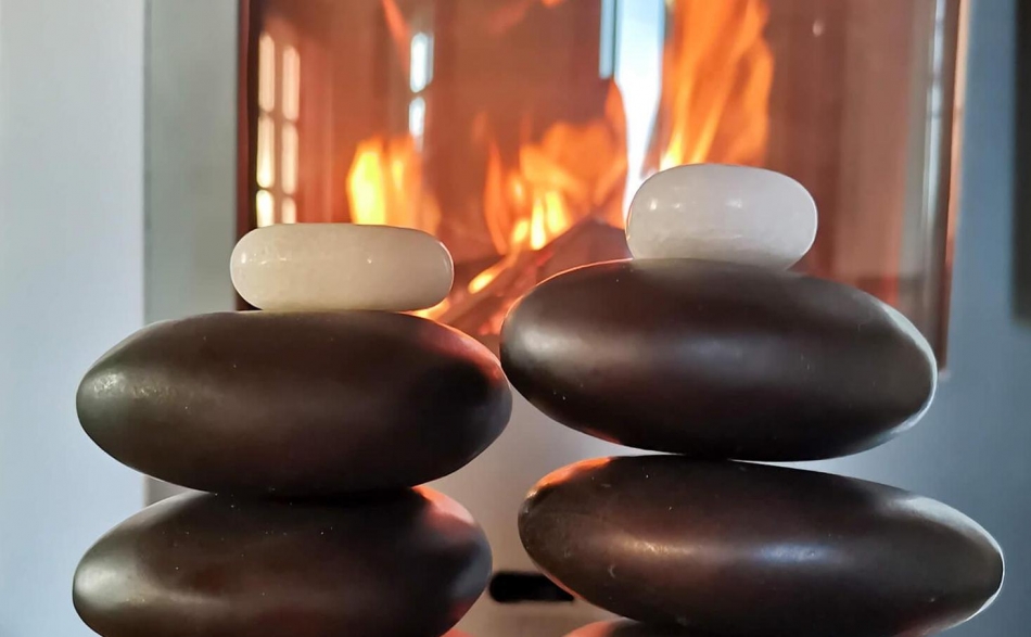 Hot Stone Massage bei Sonnenoase Schlacher