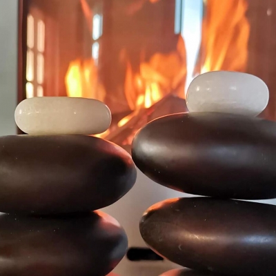 Hot Stone Massage bei Sonnenoase Schlacher